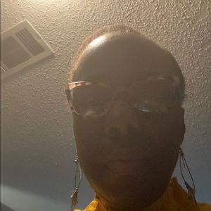 Meet your Posher, Beverly